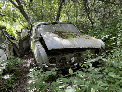 Auktoriserad bilskrot i Angered köper övergivna Opel-Kadett för återvinning